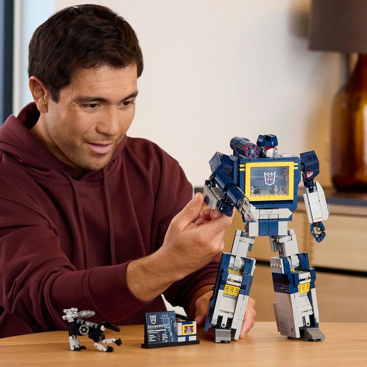 LEGO ICONS TRANSFORMERS SOUNDWAVE 10358 - imagine 3