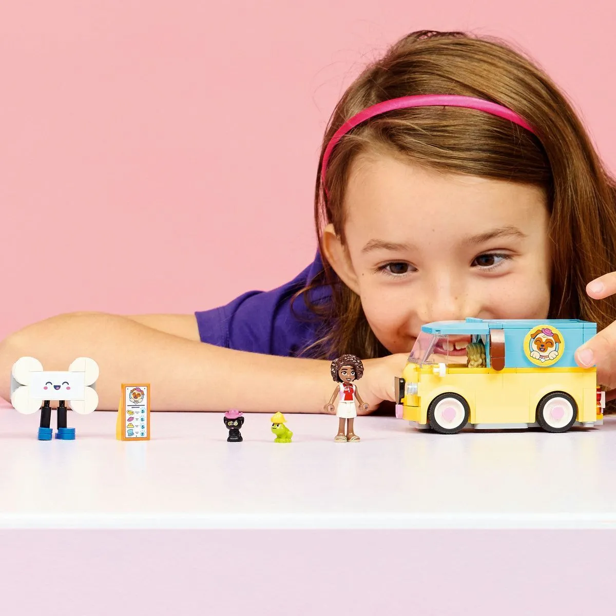 LEGO FRIENDS FURGONETA CU ACCESORII PENTRU ANIMALE DE COMPANIE 42678 - imagine 3
