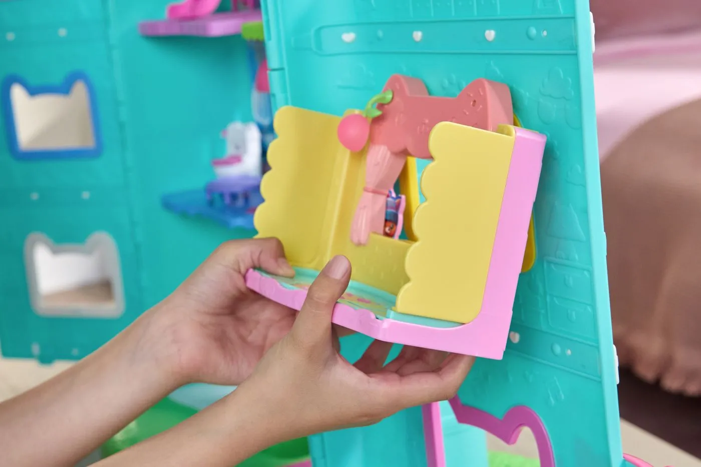 GABBYS DOLLHOUSE FILMUL BUCATARIA MAGICA A LUI CAKEYS CU FIGURINE SI ACCESORII - imagine 4