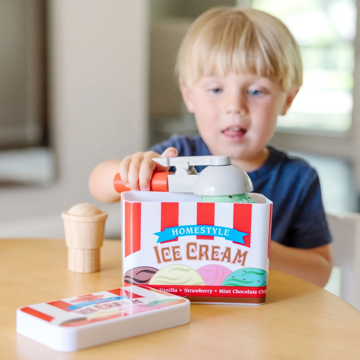 MELISSA AND DOUG SET DE JOACA MAGNETIC CORNETE CU INGHETATA - imagine 4