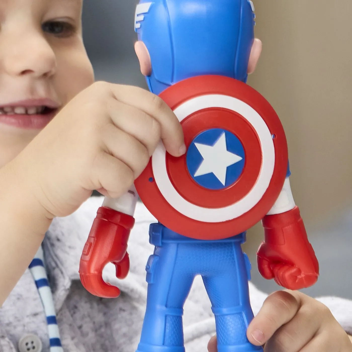 SPIDEY PRIETENII EXTRAORDINARI FIGURINA CAPTAIN AMERICA SUPRADIMENSIONATA 22.8CM - imagine 4