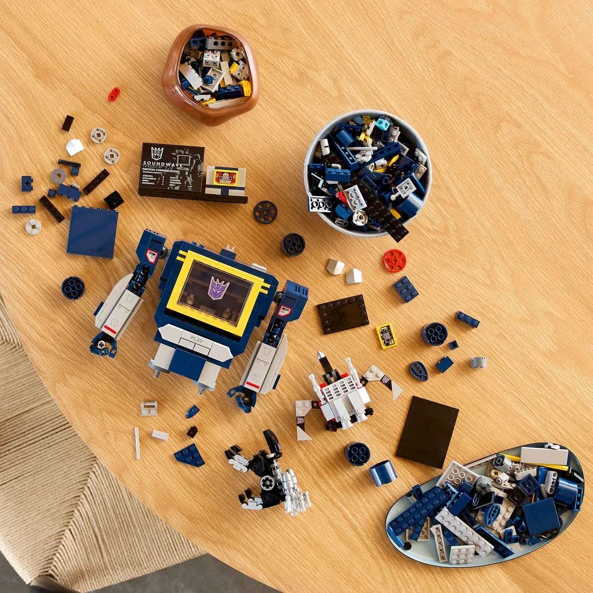 LEGO ICONS TRANSFORMERS SOUNDWAVE 10358 - imagine 7