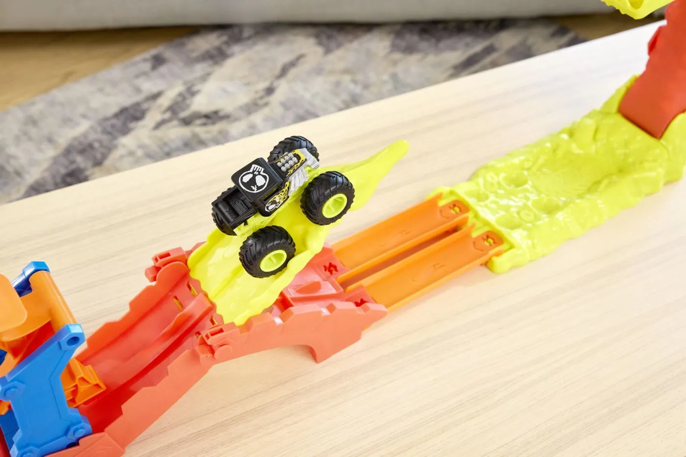 HOT WHEELS MONSTER TRUCK SET DE JOACA PISTA INVINGE SARPELE URIAS CU MASINUTA BONE SHAKER INCLUSA - imagine 7
