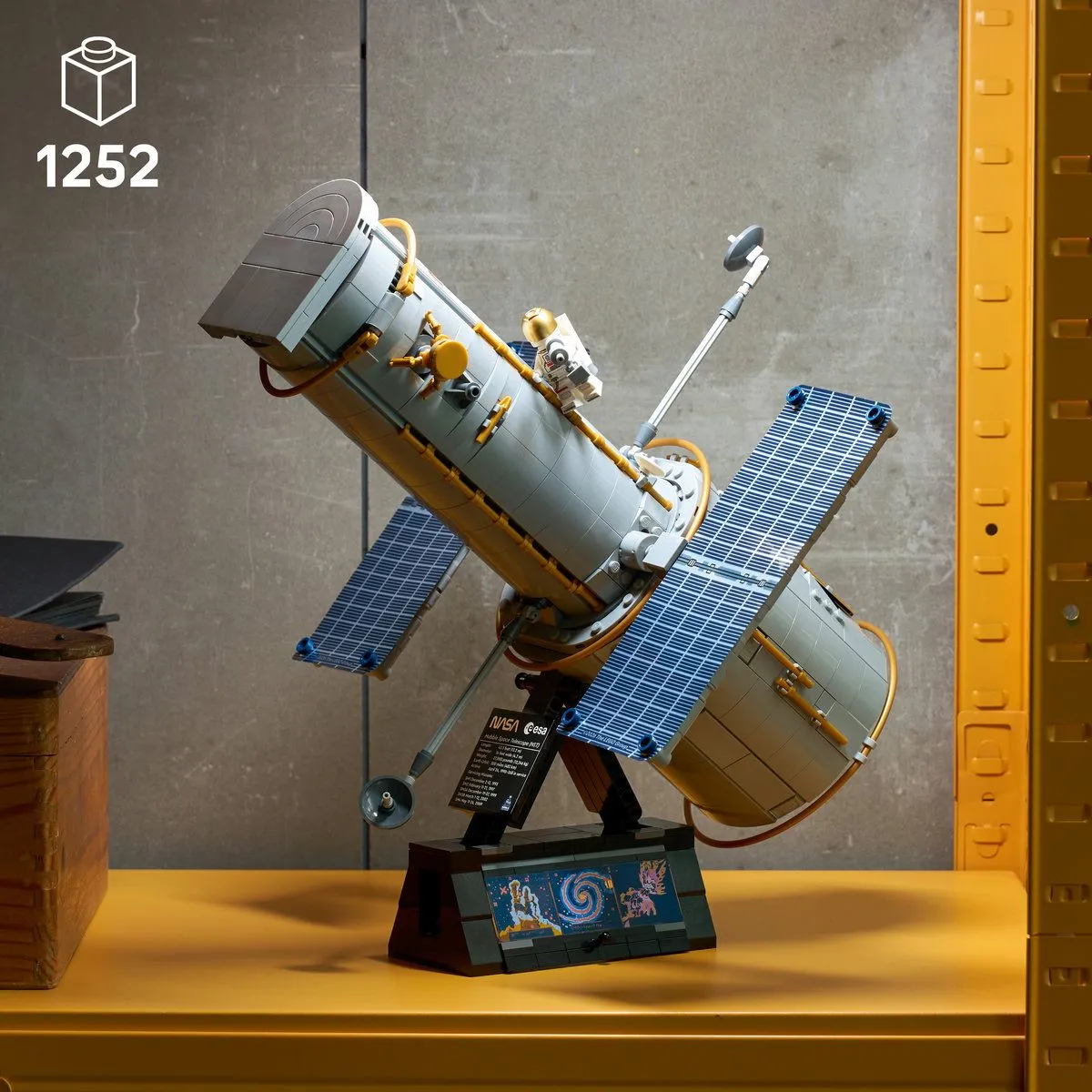 LEGO ICONS TELESCOPUL SPATIAL HUBBLE 11382 - imagine 9
